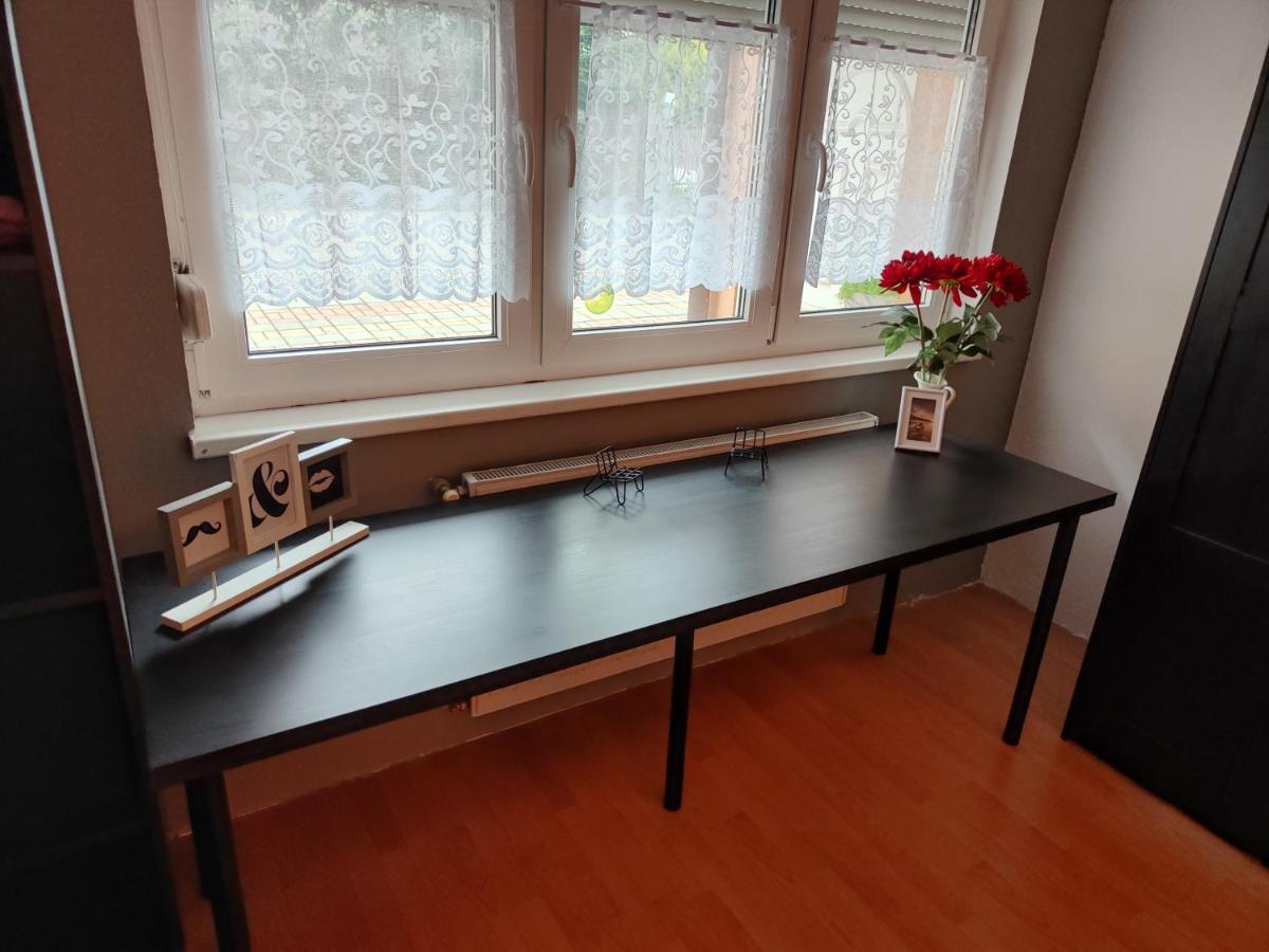 Appartement Domov Carlotka à Bratislava Extérieur photo