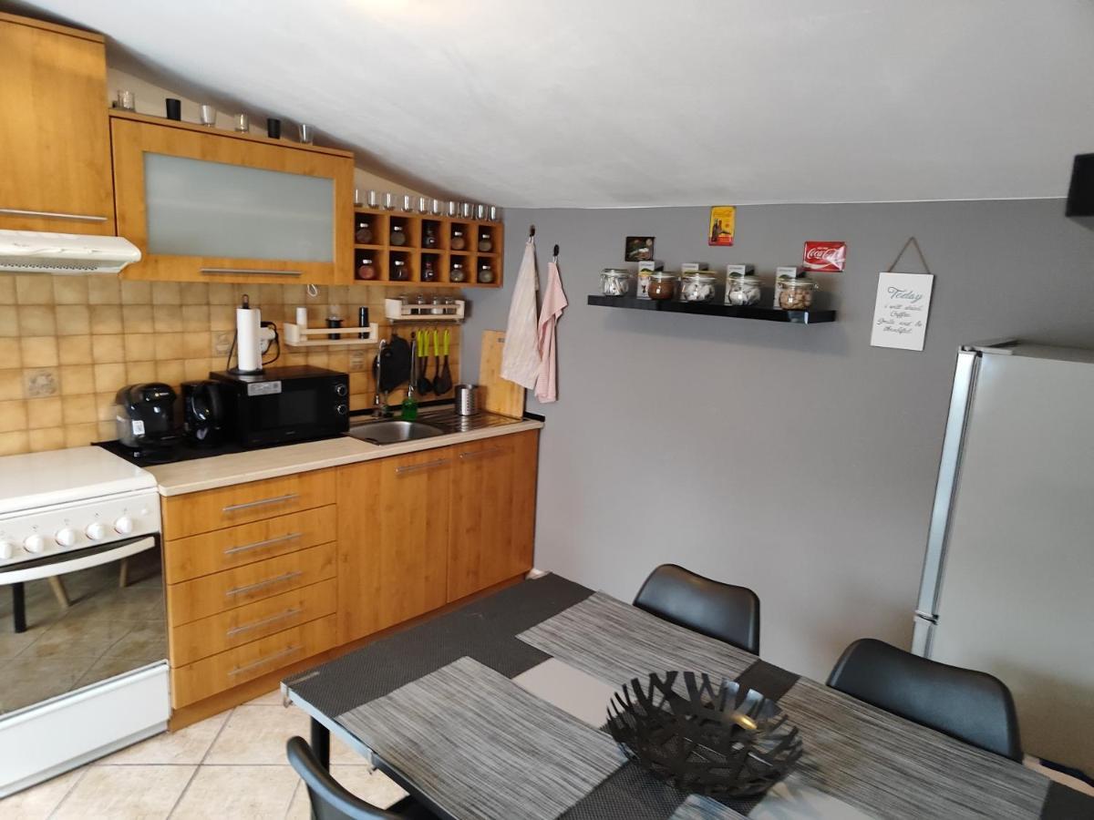 Appartement Domov Carlotka à Bratislava Extérieur photo